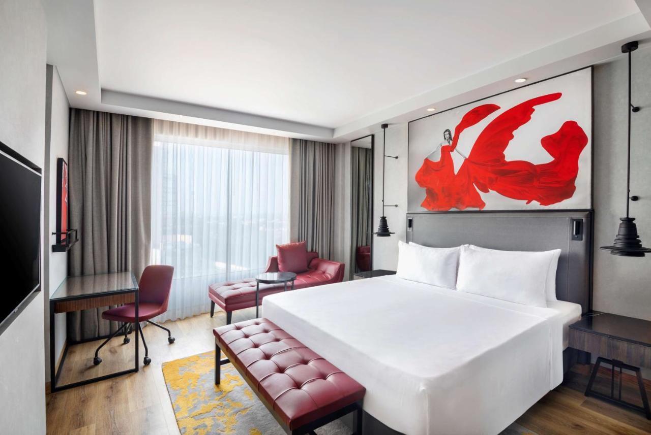 Radisson Red Chandigarh Hotel 5*