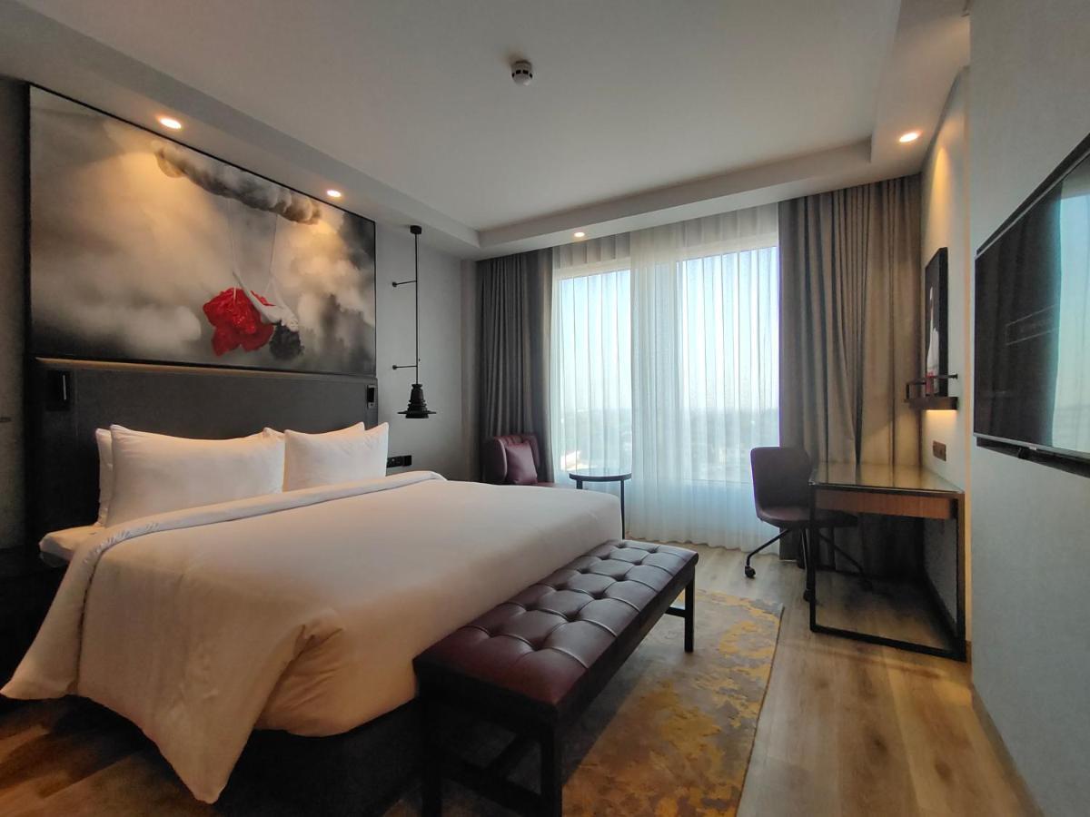 Radisson Red Chandigarh 5* Mohali