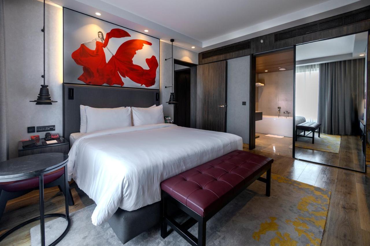Radisson Red Chandigarh Hotel 5*