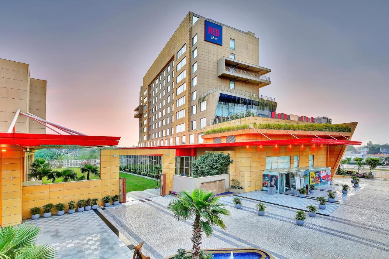 Radisson Red Chandigarh Hotel 5*
